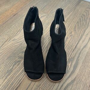 Vince Camuto Black Heeled Shoes